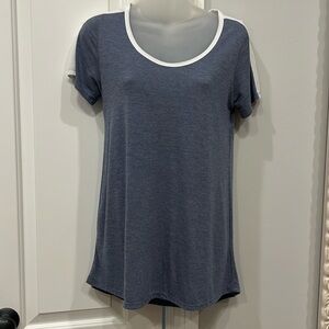 EUC LuLaRoe Classic T Size XS